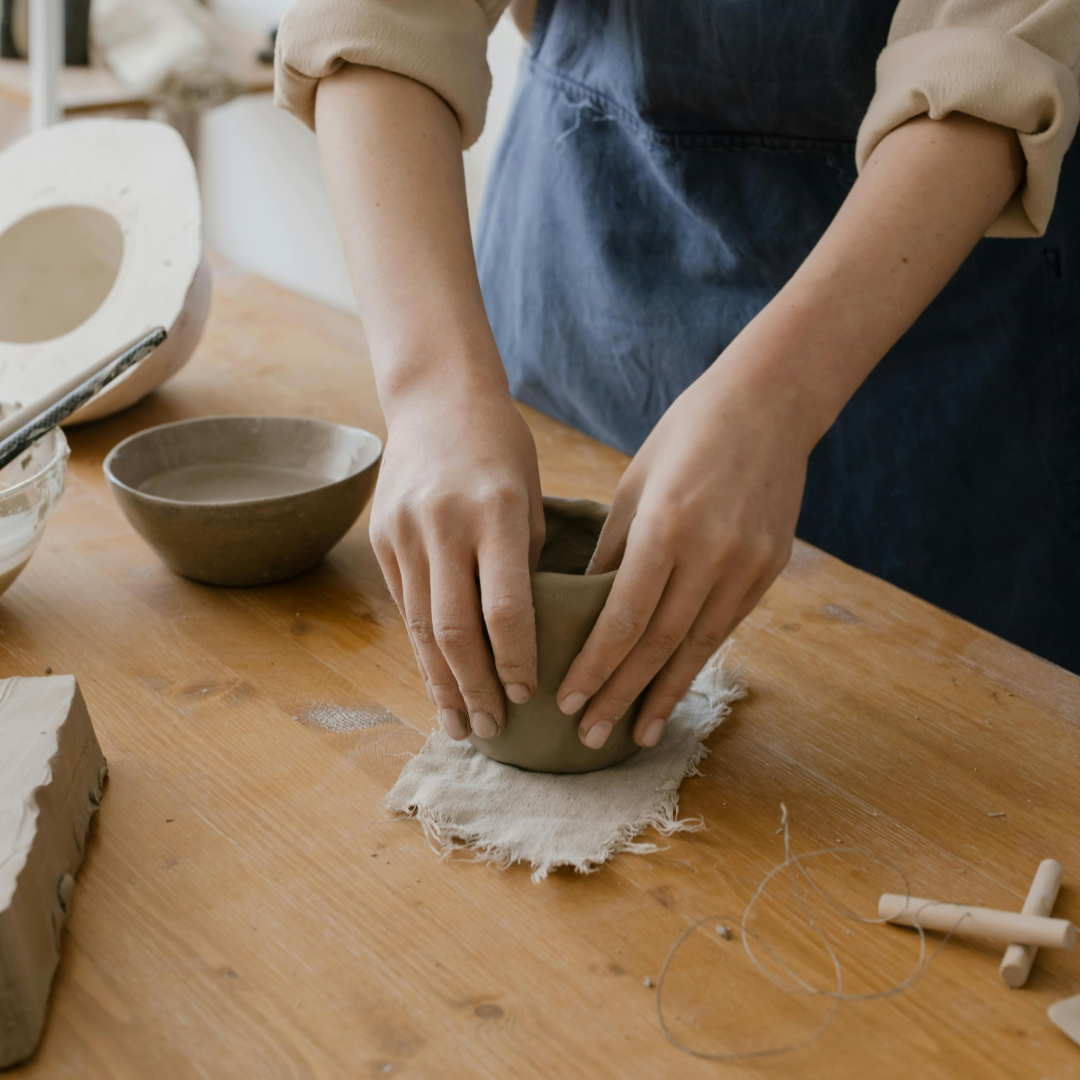 Crée ta tasse ou ton bol • Modelage au pincé (2h30)