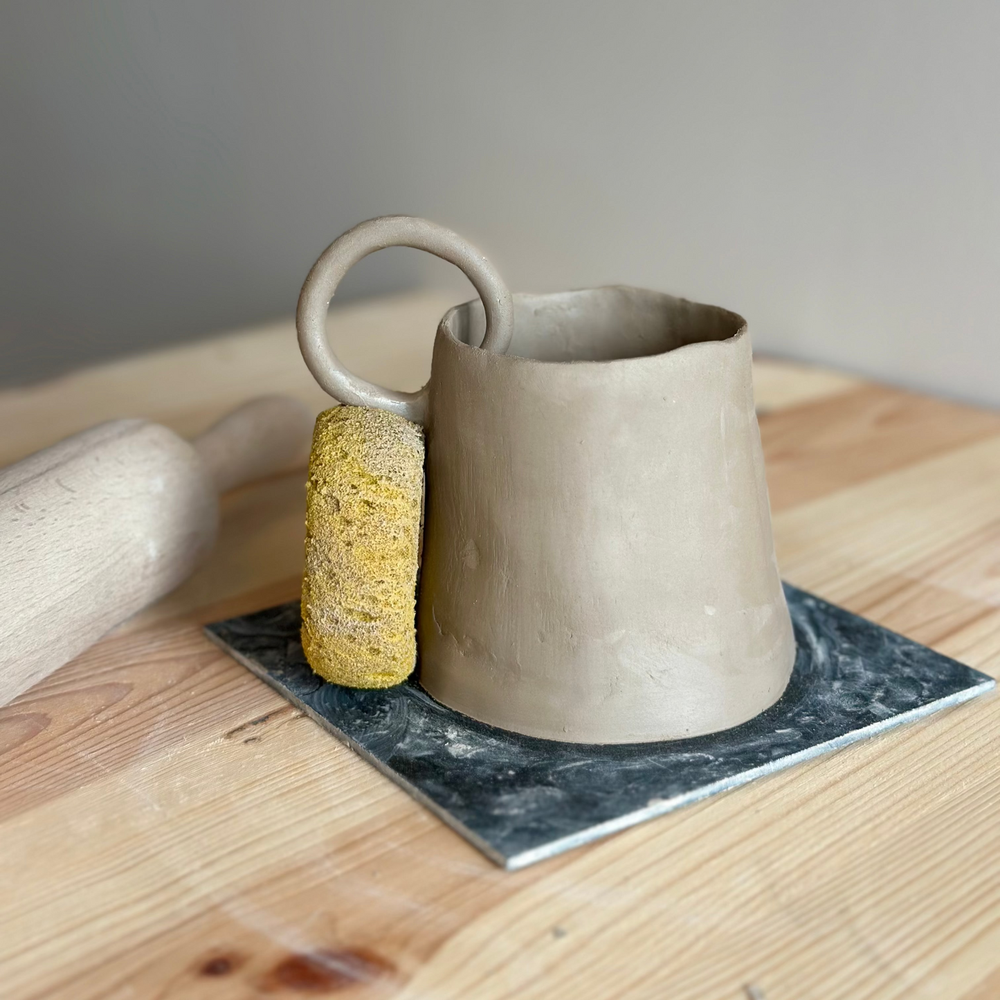 Crée ta tasse Madeleine • Modelage à la plaque (2h30)