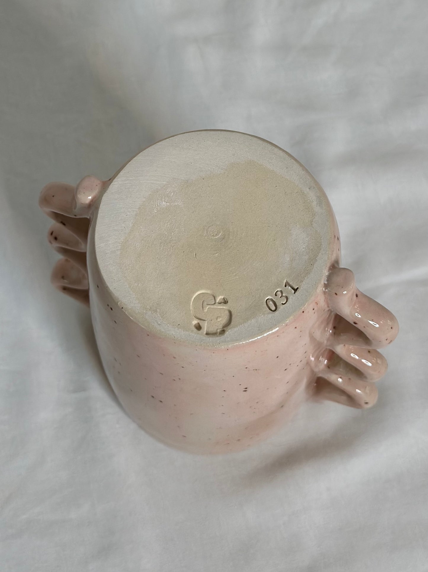 18/31 - Vase rose moucheté