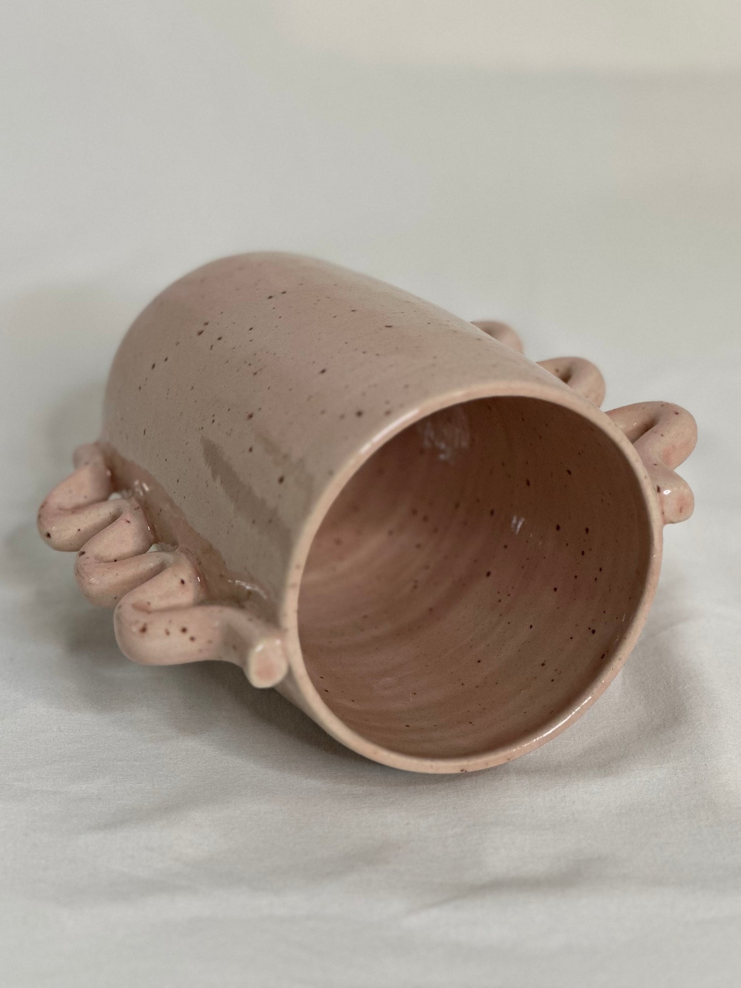 18/31 - Vase rose moucheté