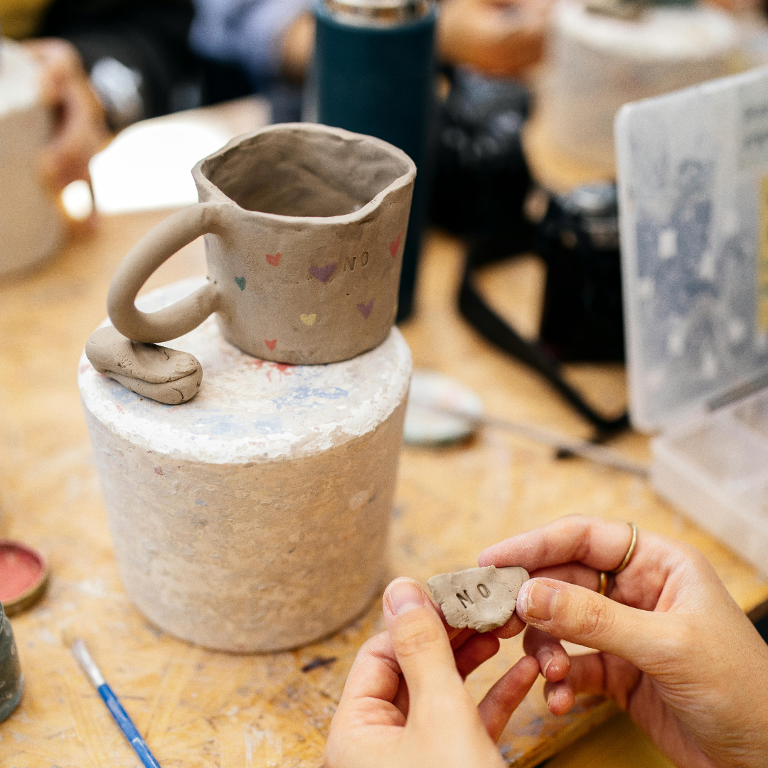 Crée ta tasse • Modelage au pincé (2h30)
