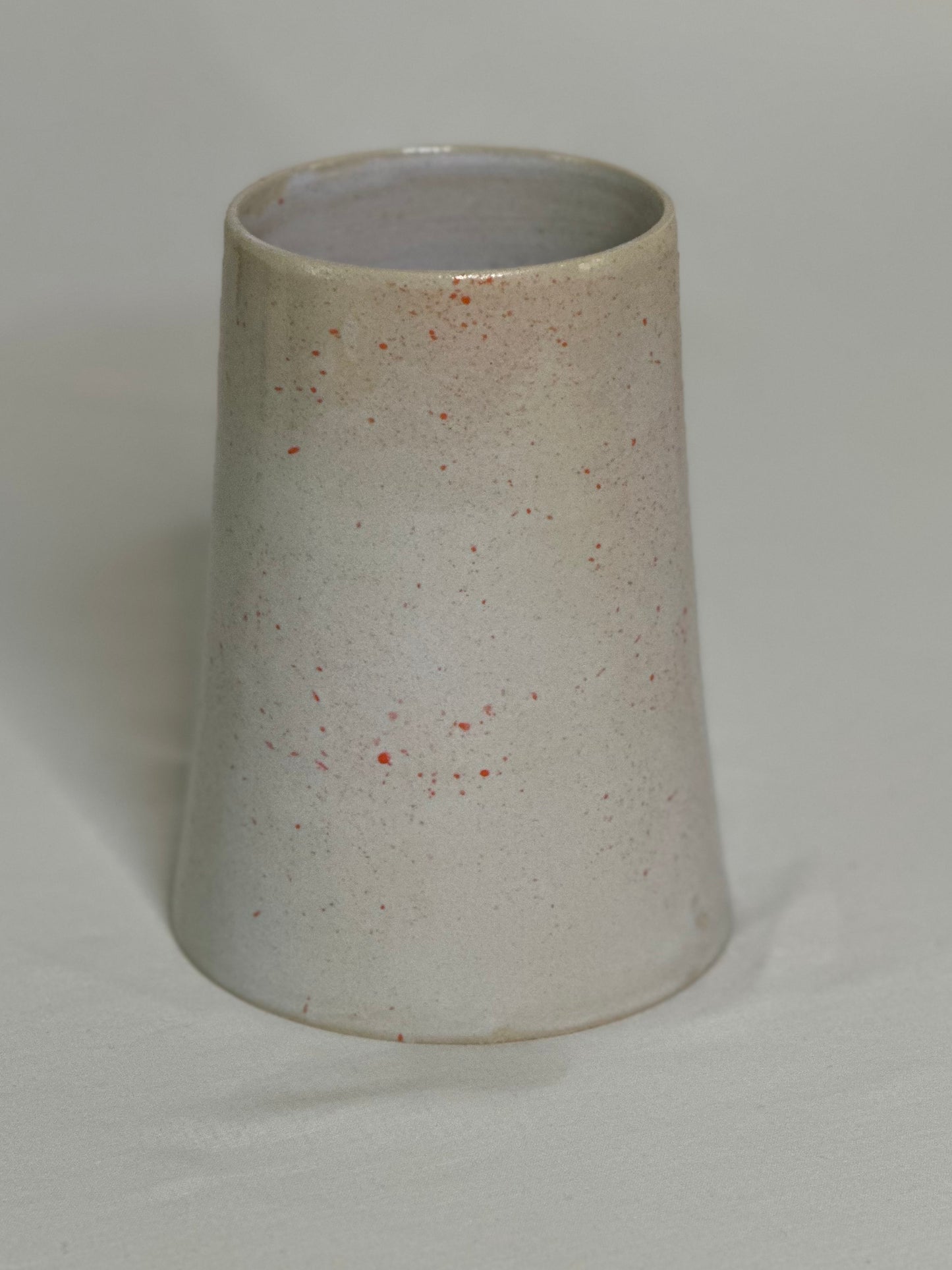 26/31 - Vase orange moucheté