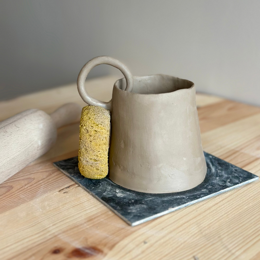 Crée ta tasse Madeleine • Modelage à la plaque (2h30)